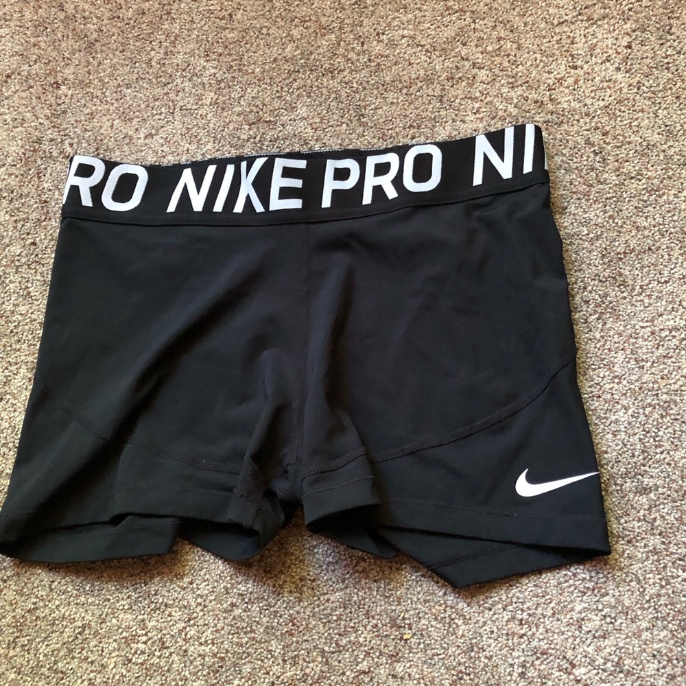 Women’s Nike Pros